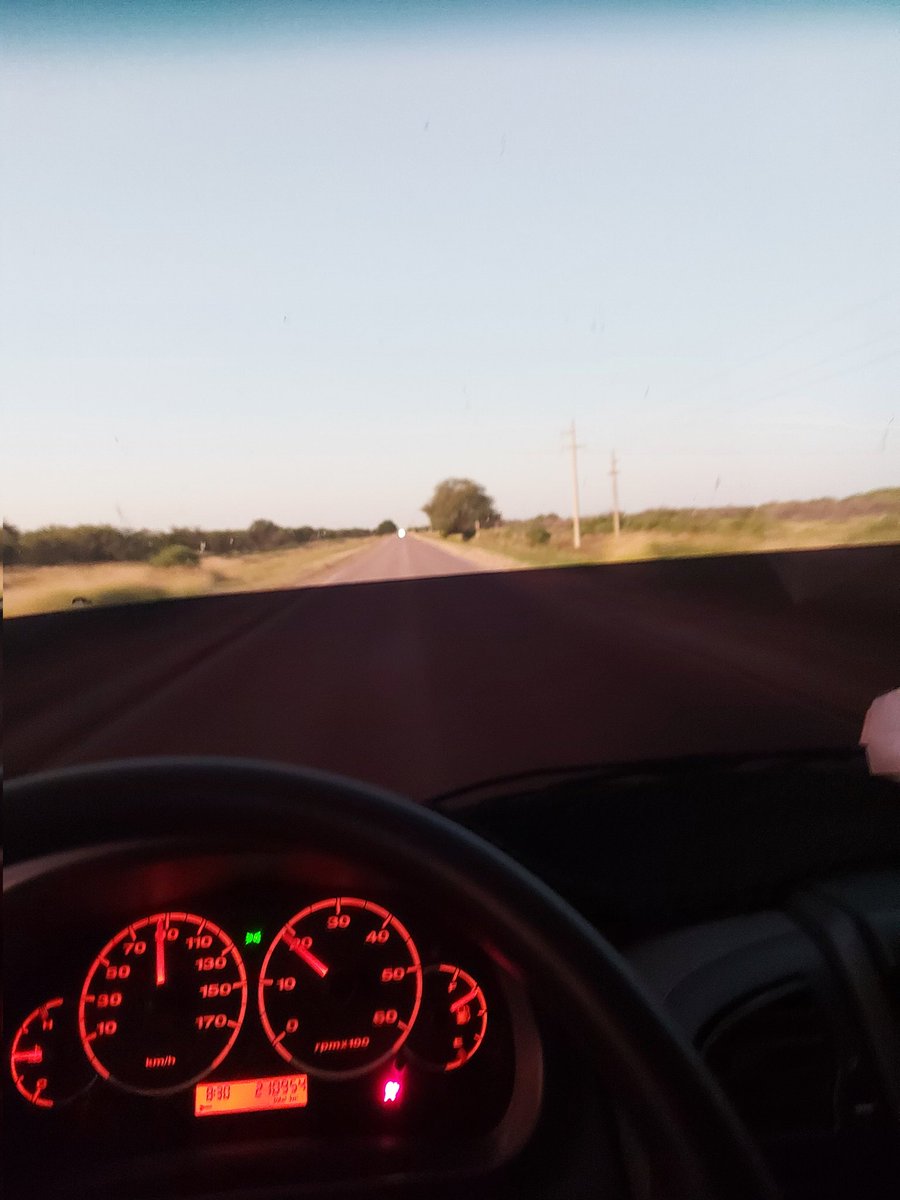 Viajar mientras escucho a boquita 💙💛💙📈📈