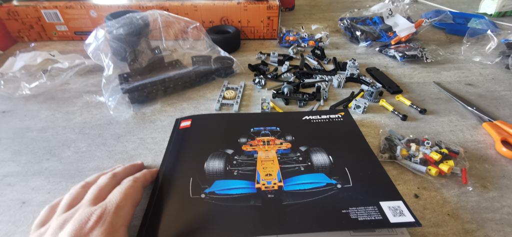 samdroidPaul's tweet photo. Go this weekend for the feature race @McLarenF1 https://t.co/E3OyNdiXiJ