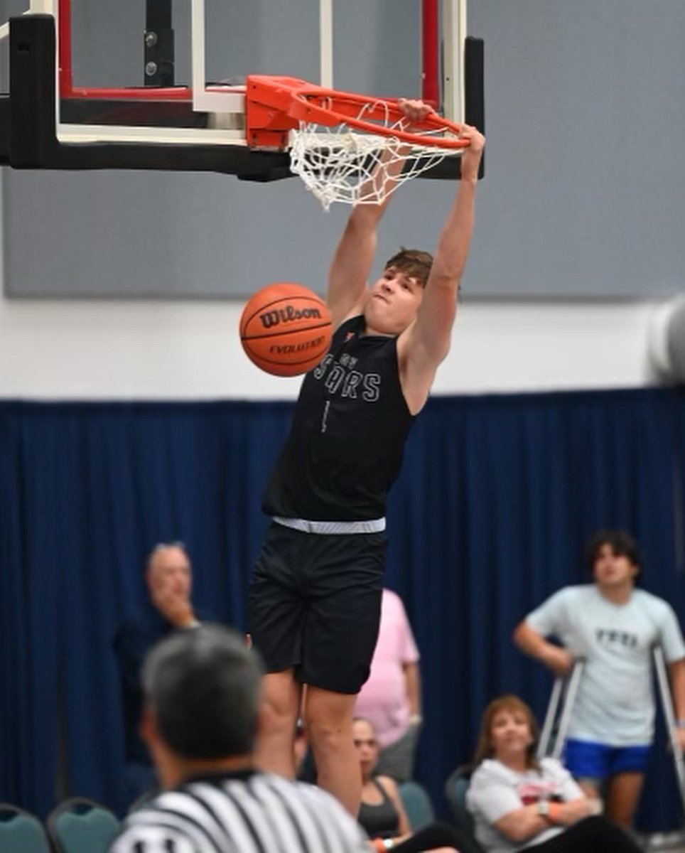 Economy Awards Co. Rio Sports Live Player of the Game. The RGV Lightning Ely Terry scored 25 points and led the way to a 107-78 win over Laredo. (📸/Andrew Cordero) #RSLHoops