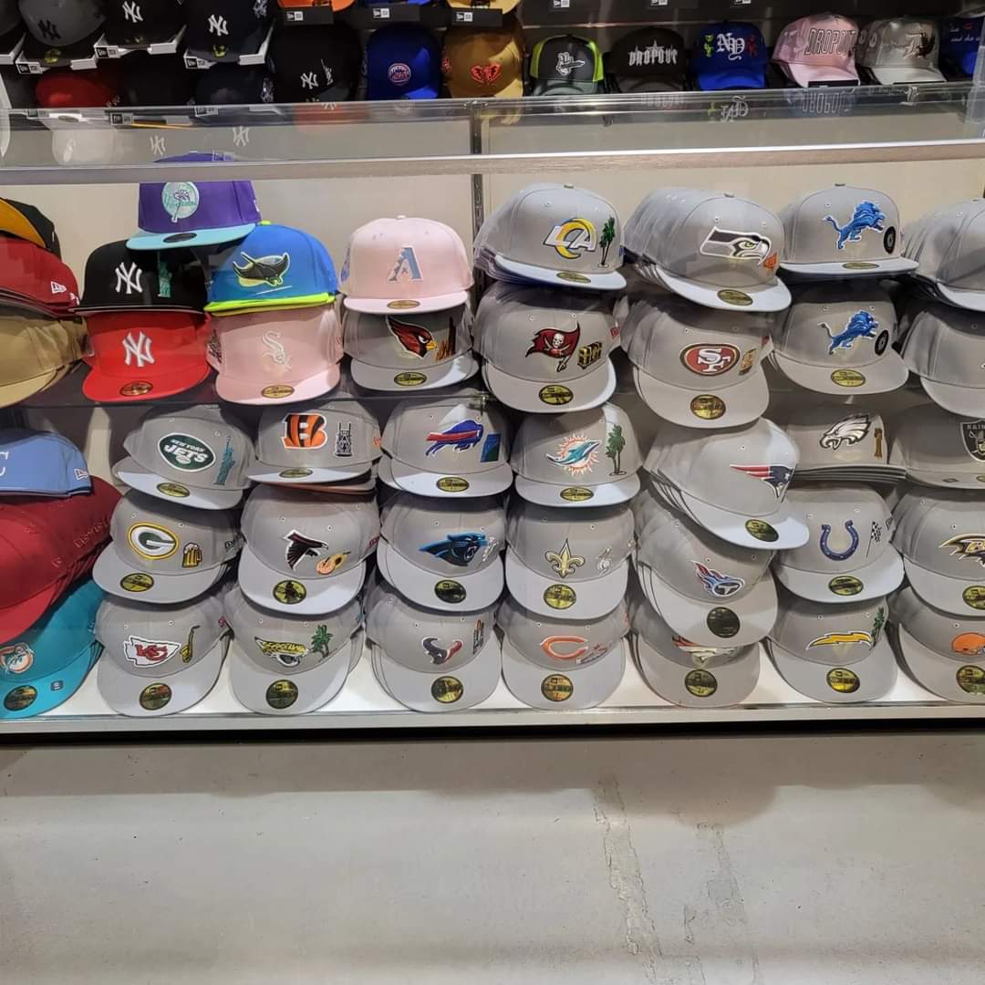 ProImageAlbany's tweet image. Buy a hat from this wall and get one in the case for half off!
#ProImageSports #Albany #NFL #MLB #hat #hats #football #baseball #CrossgatesMall
@Crossgates_Mall @proimagesports