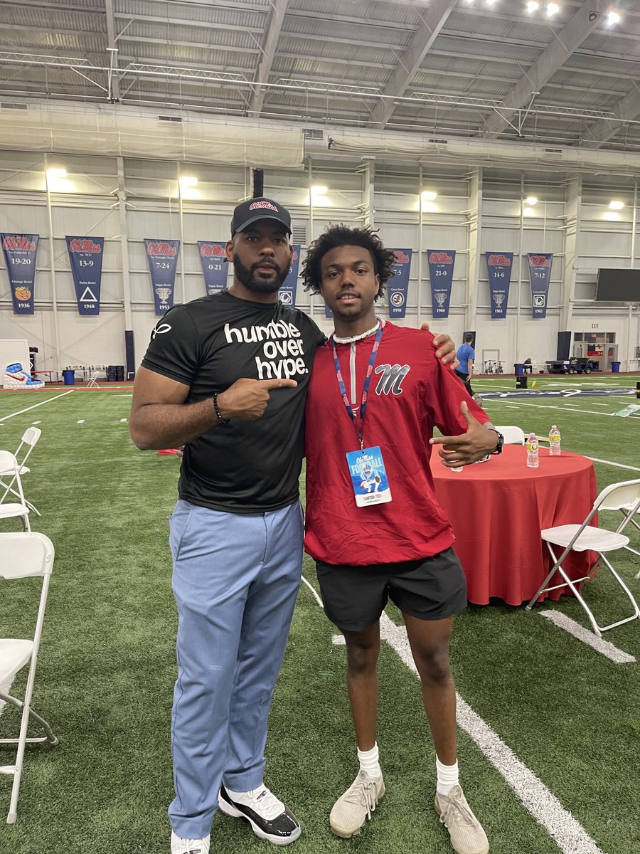 tuck_kameron's tweet photo. Another great time at Ole Miss this weekend❕All love in Oxford ‼️⁦@OleMissFB⁩ ⁦@MrClutch_83⁩ ⁦@CoachCarterOLE⁩ ⁦@Lane_Kiffin⁩ #ComeToTheSip https://t.co/VHGNM9bB1D