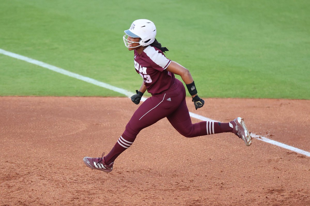 AggieSoftball's tweet photo. Just out here having fun🤪 https://t.co/RKtx8FiqeJ