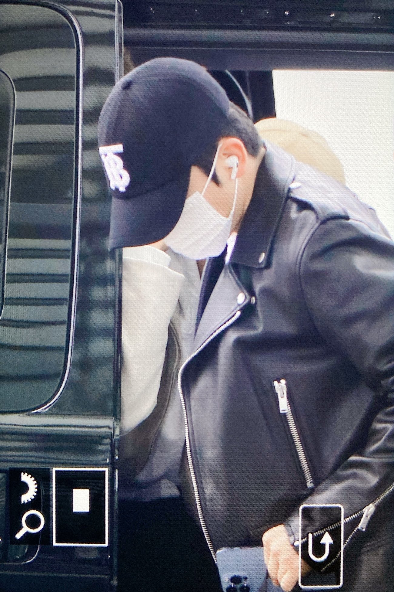 FREX-5qVIAE6_Zs?format=jpg&name=orig