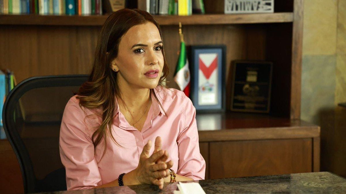 DiariodeYucatan's tweet photo. ⚡ Caso Debanhi Escobar: vinculan a excandidata a la gubernatura de Nuevo León https://t.co/kIaVkOGVqq https://t.co/J3rlS91Jwj