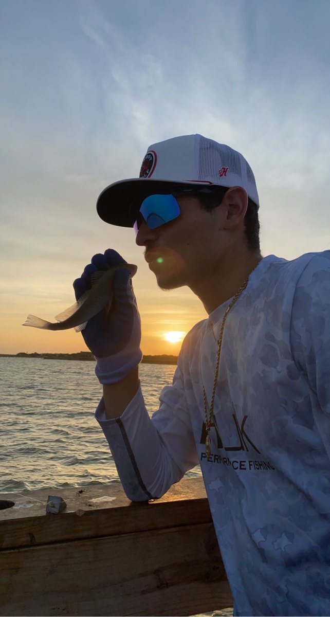 Elizabeth Charles tweet media