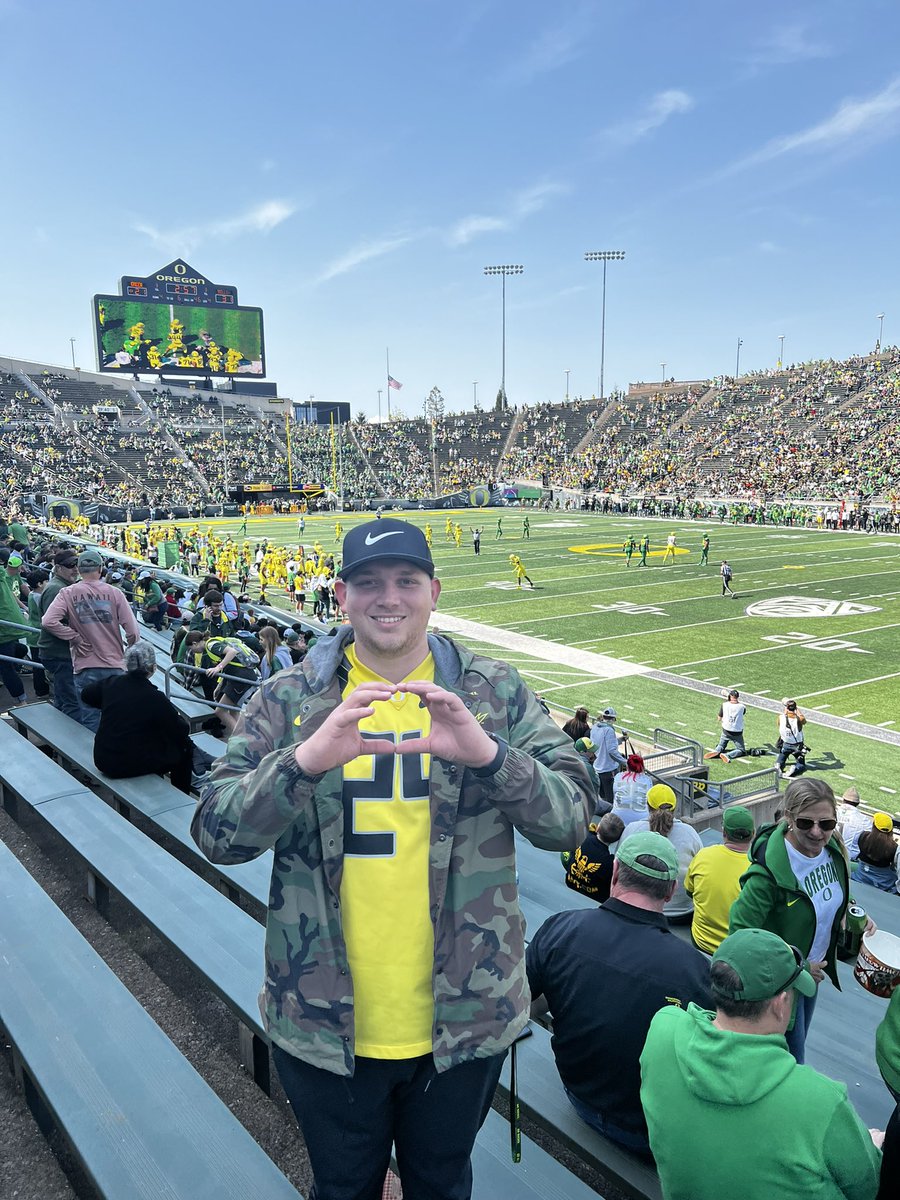 jerickson54's tweet photo. Lots to look forward to this fall! #GoDucks #DuckDay #OregonSpringGame π¦ https://t.co/2jnFwpk0Q5