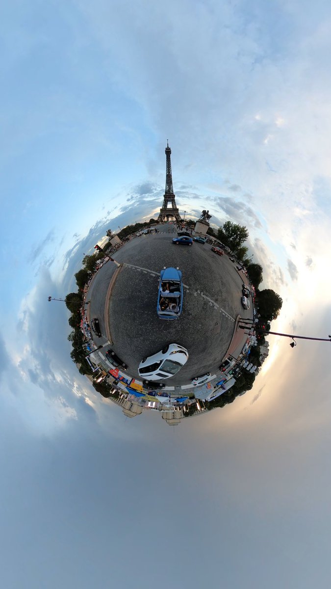 OracleBlueBand's tweet image. Thank you guys so much for the love from our first #PortableBlue concert video! Here's a little #bts preview for the next one. 🥐💙🚗