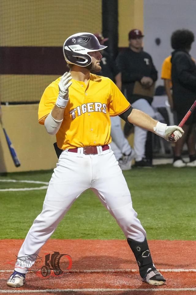 ChaissonBryce's tweet image. Well my junior year has came to an end. Not the year I was expecting, found out I had been playing through a torn labrum most of the year and will need surgery this summer. Glad I was able to finish out my year and play with my family. Cannot wait to be back and better next year!