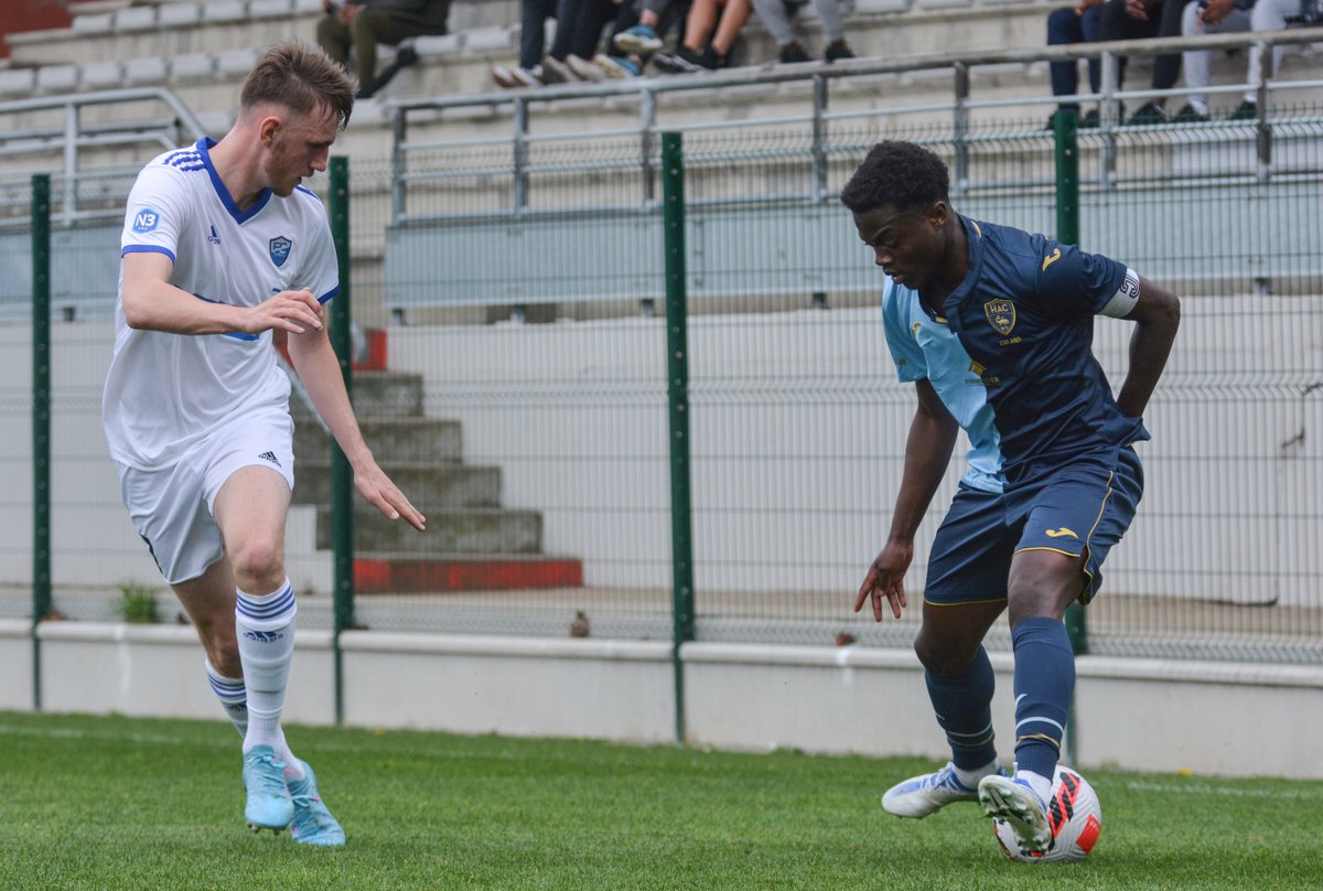 HAC_Foot's tweet photo. La belle victoire de notre 𝗲́𝗾𝘂𝗶𝗽𝗲 𝗿𝗲́𝘀𝗲𝗿𝘃𝗲, hier face à Saint-Lô sur le score de 4 à 1 ! 👏

⚽️ Gomes (x3), Dahmani

📸 @Mgnf_25 https://t.co/l3ugIRrUdG