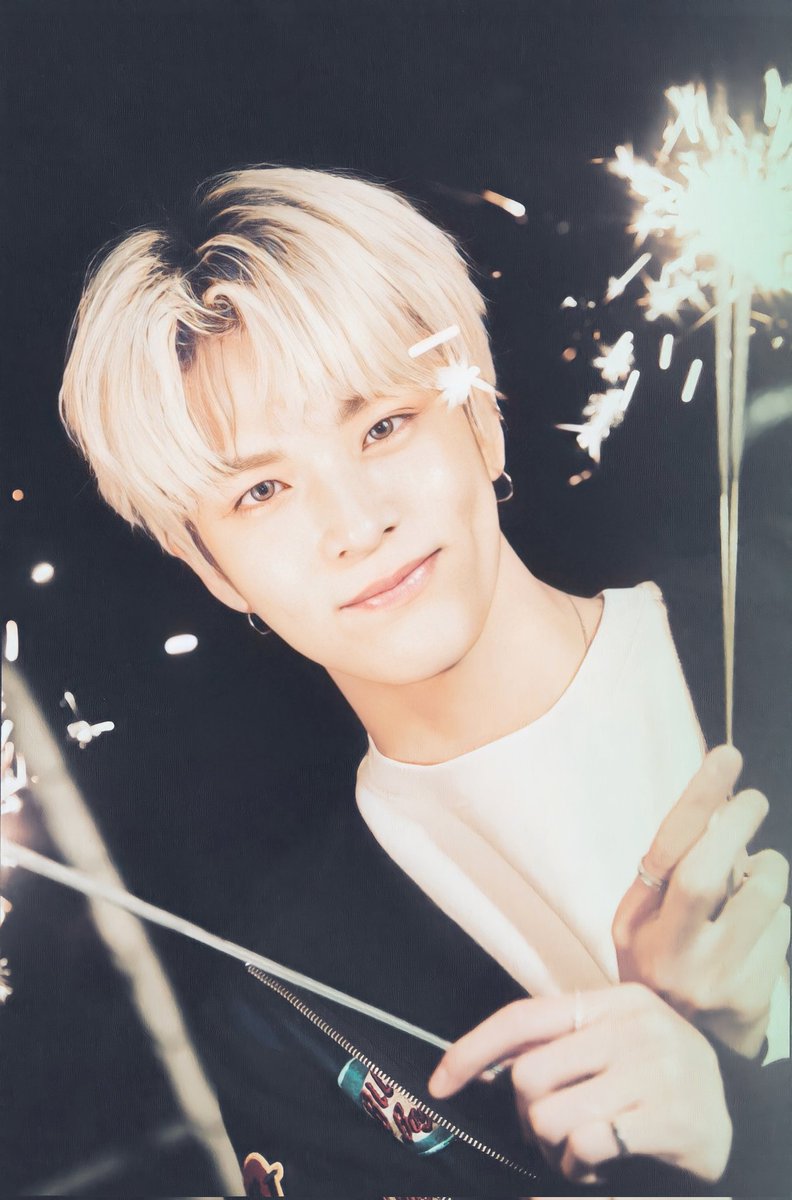 asahifiIes's tweet photo. missing his blonde hair right now. #ASAHI https://t.co/eCSsceJPIp