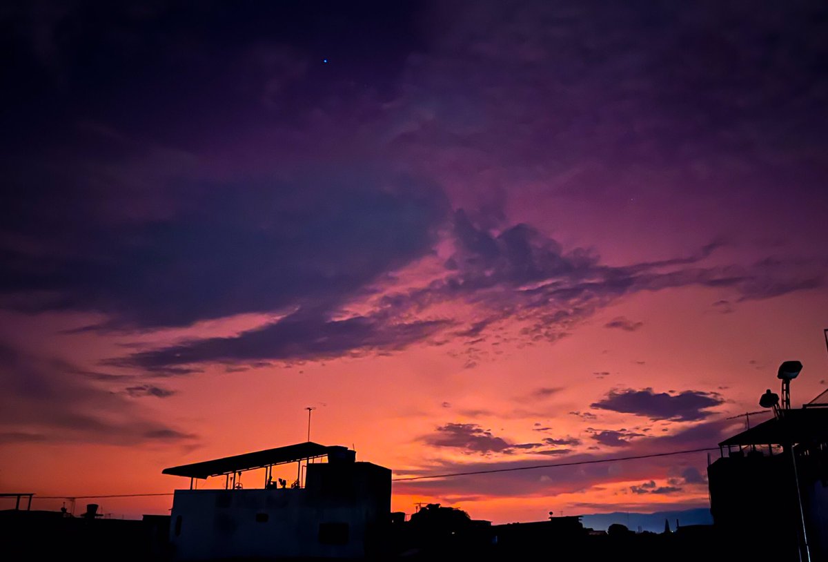 pablitojaram's tweet photo. #sunsetoftheday 🌆 https://t.co/t99tGxEnBZ