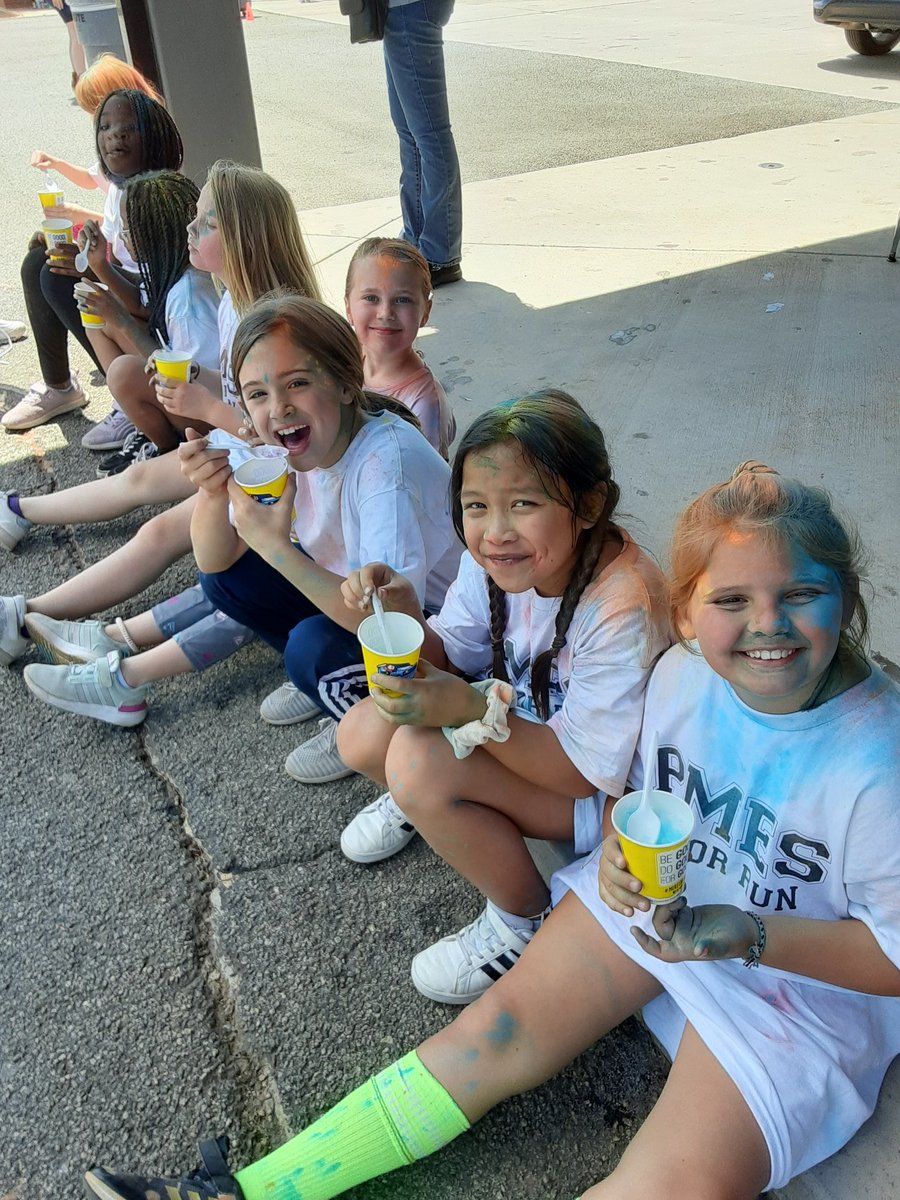 SproatMrs's tweet photo. The Color Run was SO fun! The weather was just right and Kona Ice was the perfect treat. Thank you for all your donations! https://t.co/tEnjtpx4sh