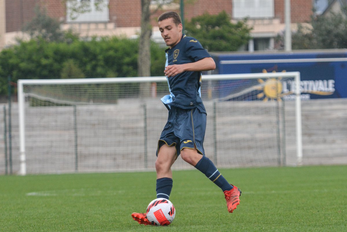 HAC_Foot's tweet photo. La belle victoire de notre 𝗲́𝗾𝘂𝗶𝗽𝗲 𝗿𝗲́𝘀𝗲𝗿𝘃𝗲, hier face à Saint-Lô sur le score de 4 à 1 ! 👏

⚽️ Gomes (x3), Dahmani

📸 @Mgnf_25 https://t.co/l3ugIRrUdG