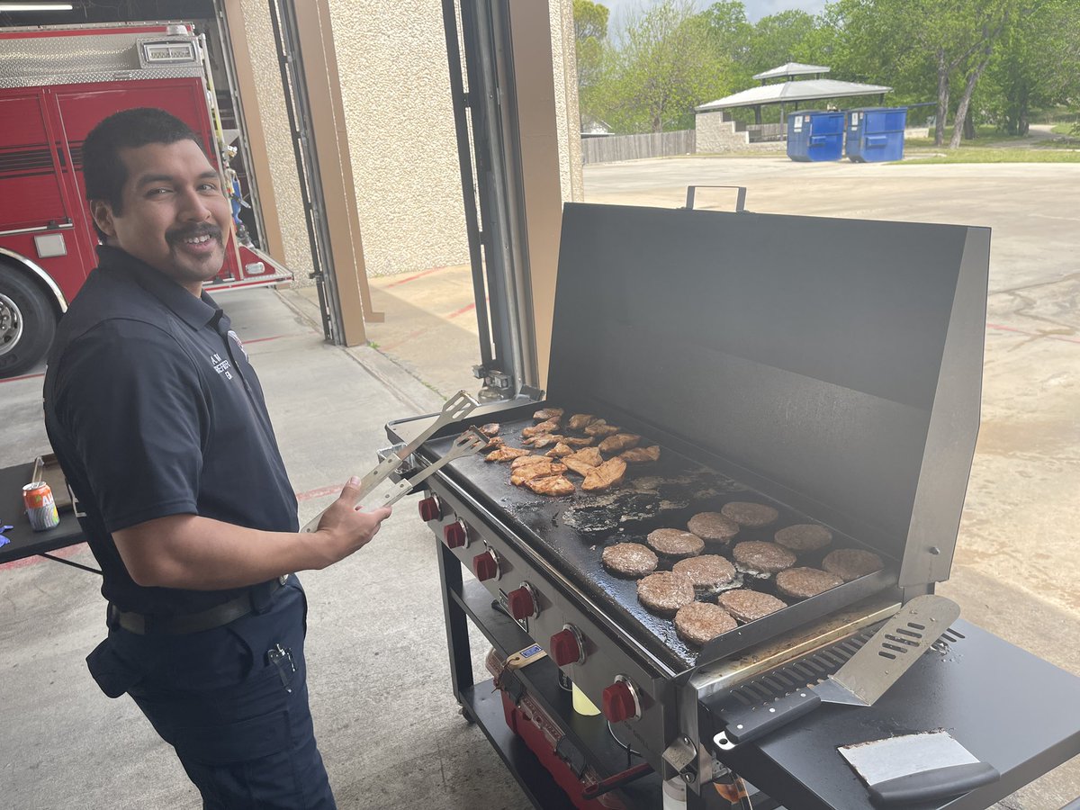 WSPDTX's tweet photo. We had an awesome employee luncheon with Chief @cooktx donating the food and the Fire Department doing the cooking! Great way to build stronger relationships with all city employees and increase camaraderie! #TeamWSPD #TeamWSFD #TeamWS https://t.co/JPrV8fFfGJ