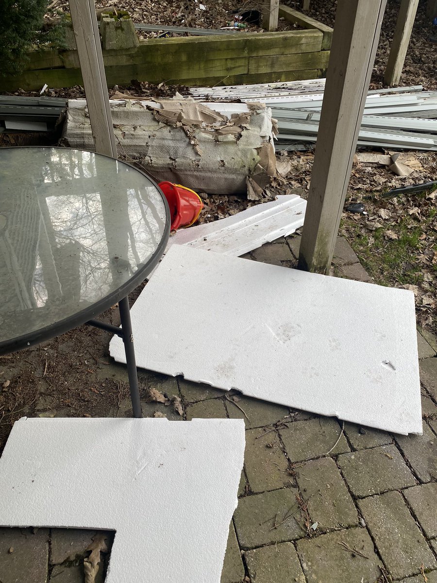 artsturdevant's tweet photo. Dear @1800HANSONS, it’s been two years. Do you think you could finish my 2020 siding job? We’ve called, we chatted, you’ve sent people out, we resided the entire house - the problems remain.

How do we fix this?!? https://t.co/MPCrwHhXwi