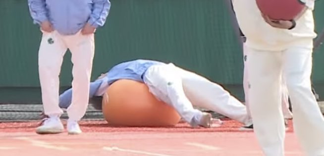 mainhuihui's tweet photo. junhui is a whole mood https://t.co/VoqvnA68sd