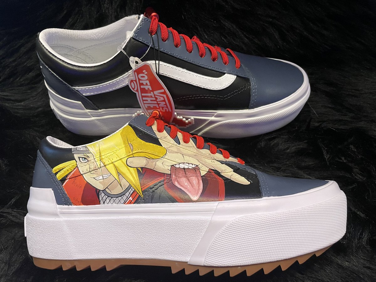 Woofinz's tweet photo. Might as well just hire a custom sneaker artist to customize your fav shoes of choice. From Vans to Nikes. https://t.co/Bj5zGuUhIl