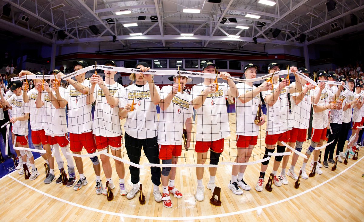 NCAADIII's tweet photo. Congratulations to the 2022 Division III Men's Volleyball National Champions, Carthage College! #d3vb 🏆 https://t.co/QWTeZ2lovz