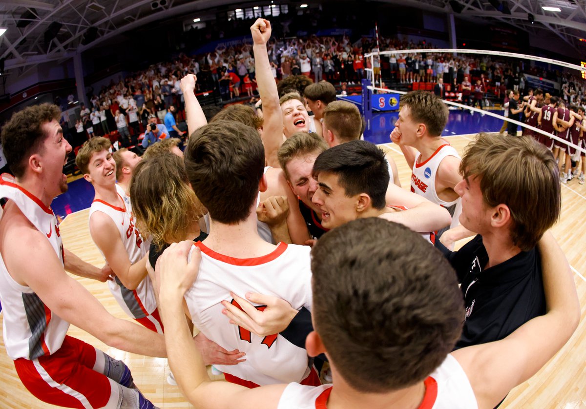 NCAADIII's tweet photo. Congratulations to the 2022 Division III Men's Volleyball National Champions, Carthage College! #d3vb 🏆 https://t.co/QWTeZ2lovz