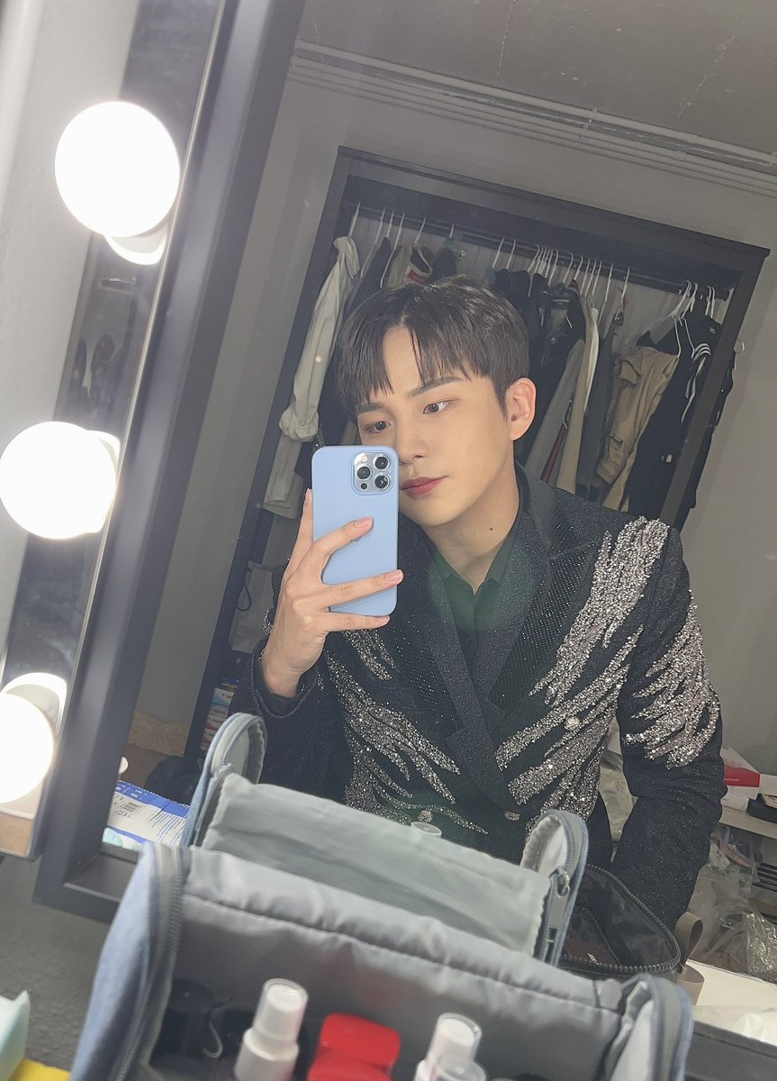 ojongho's tweet photo. Big thumbs up for everyone! ✨👍 https://t.co/xspSlhmycw