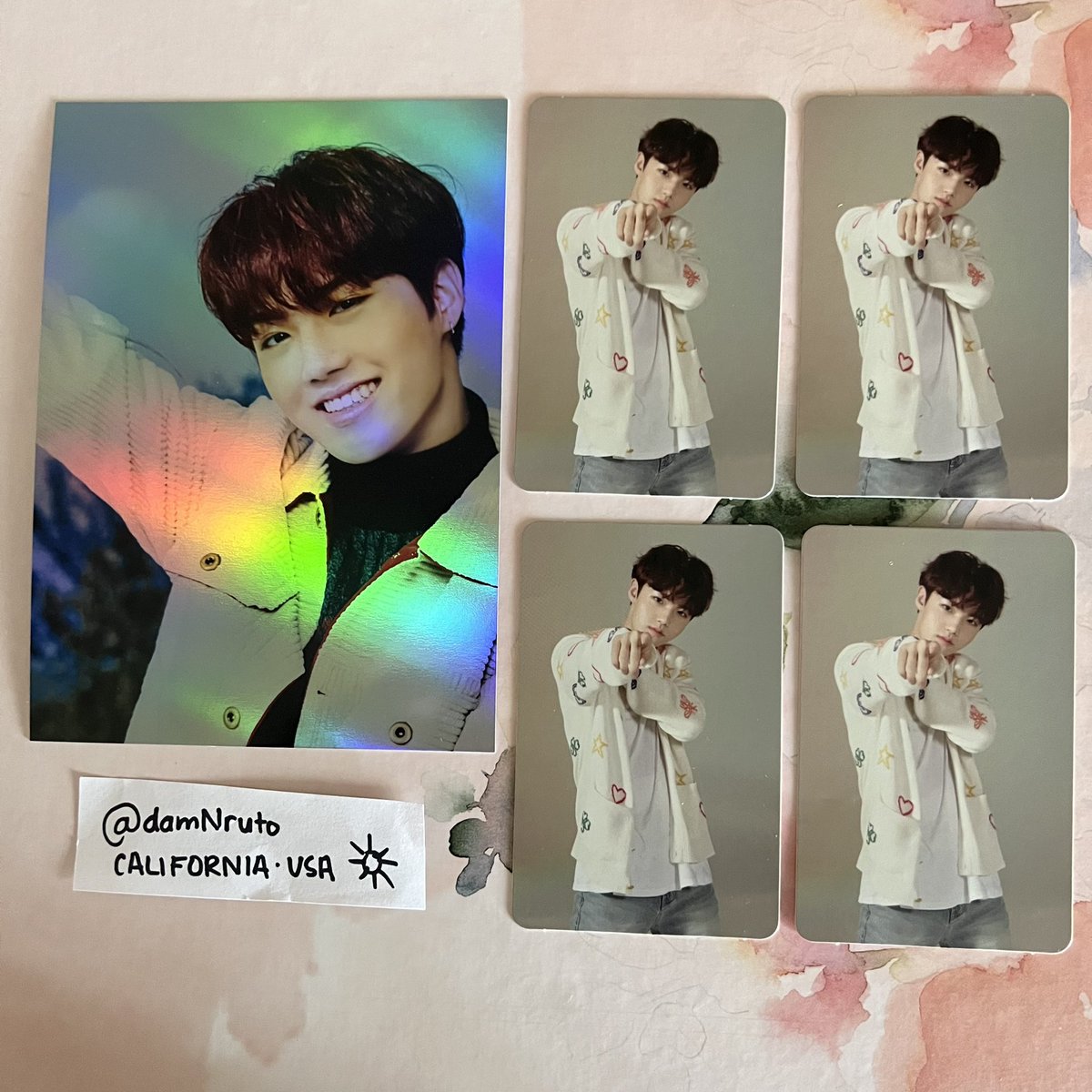 damnruto's tweet photo. WTS

#TREASURE The First Step #DOYOUNG PC bundle

Have:

4 x first press (same)
1 x postcard

Want: $20+ free tracked shipping
Location: 🇺🇸
WW: No
@teumetradeusa https://t.co/v6yAaH5dsZ