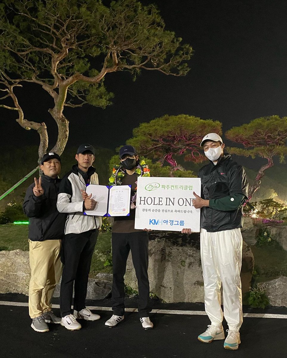 sungyeol_global's tweet photo. [INFO] 220423 Sungyeol Instagram update.

Second consecutive hole-in-one... Just like this luck, I hope things will work out well...ㅠ I'm glad I have insurance.
#PajuCC #HoleInOne #NowWork

📎 https://t.co/uw3PxJSInd

#인피니트 #INFINITE #성열 #이성열 #ソンヨル #SUNGYEOL https://t.co/0YOHN3oM2O