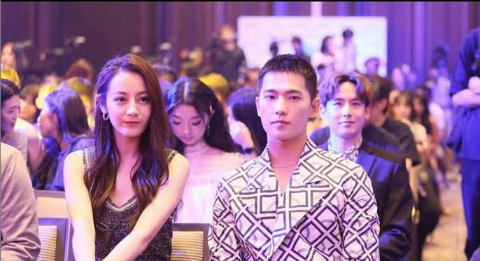 BenDear1128's tweet photo. May 01 1988 : 501 1988 
ประเด็นอยู่ที่ปี 2019 เกิดอะไรขึ้นบ้างกับ88?
~ ครบรอบ 27 ปีไปถ่ายชุดแต่งงานที่กรีซ 
~ เจอกับหยาง 2 ครั้ง ที่ไทย และ งานTC 
วันเกิดตามจันทรคติในปี 2019 🌕
迪迪 6.3 ~ 5.1 
杨洋 9.9 ~ 8.11 
ปล. 1.17 นาที ละไว้ในฐานที่เข้าใจ 
Cr. สวนหลังบ้าน 🌷☀️ https://t.co/kLnqmyYmdh