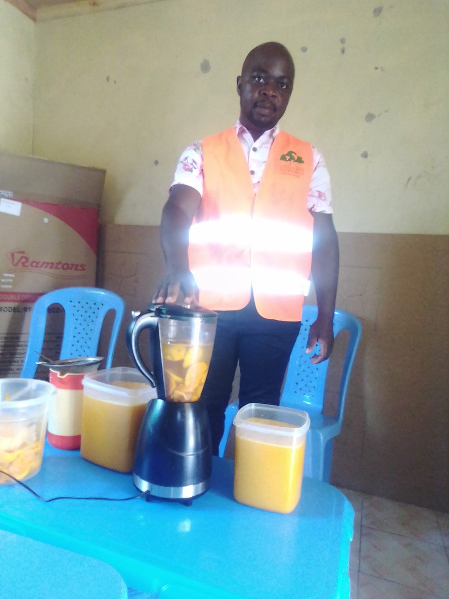 gohumanityworld's tweet photo. #FoodSecurity Project team Kenya Humanist Alliance has been at it again, making fruit juices for malnourished hospital patients and providing fresh produce to widows living in a local slum! #HumanismAtWork 

Read more: https://t.co/N4VsQOQIAw https://t.co/X35rElfLmG