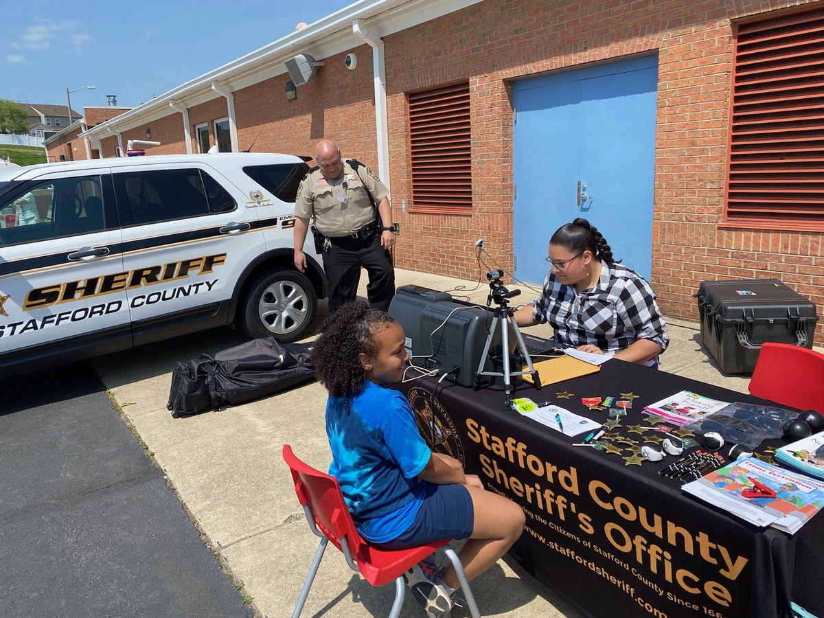 SCPSchools's tweet photo. The Anthony Burns Elementary Parent Teacher Organization are hosting the annual Spring Fling and SMARTS day this afternoon. Dragon friends and family were invited to participate in games, crafts, music and more! #ABESstrong https://t.co/Z3t6MbNjy3