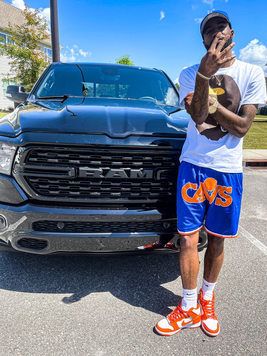 _ronjon3's tweet photo. Blessings on top of Blessings!📶 I said 2022 was a big year for me and I meant it! Was able to leave the dealership today with a 2022 Ram 1500. The truck I’ve been wanting for years now. God has been opening doors for me all year so far and I know he will continue!🙏🏾 https://t.co/ntK2YUu04W