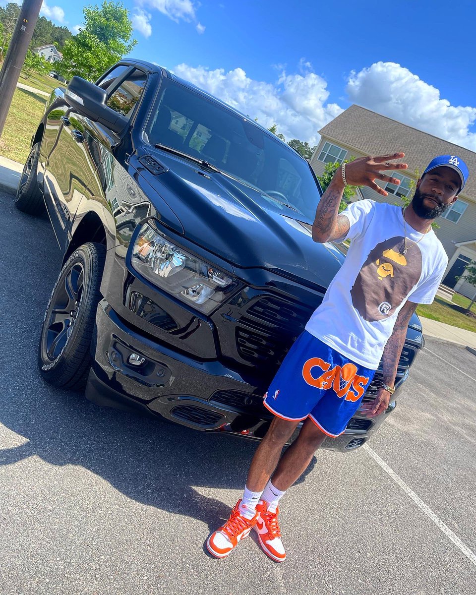 _ronjon3's tweet photo. Blessings on top of Blessings!📶 I said 2022 was a big year for me and I meant it! Was able to leave the dealership today with a 2022 Ram 1500. The truck I’ve been wanting for years now. God has been opening doors for me all year so far and I know he will continue!🙏🏾 https://t.co/ntK2YUu04W
