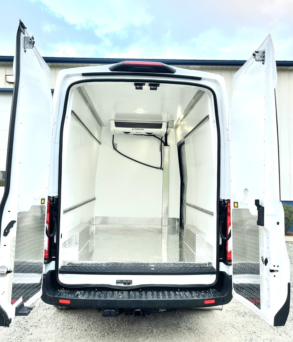 MobileColdSol's tweet image. 2022 @Ford Transit with Mobile Cold Solutions insulation package paired with a @thermoking V320 refrigeration unit.