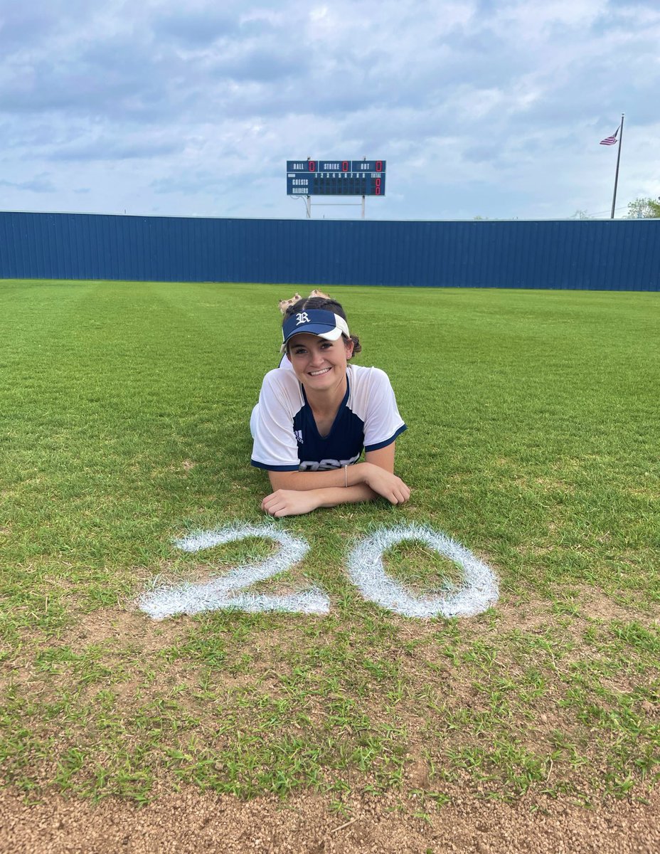 _wiggy_21's tweet photo. Happy Sophomore Day!! 🤍 https://t.co/KFEYu7zvoK