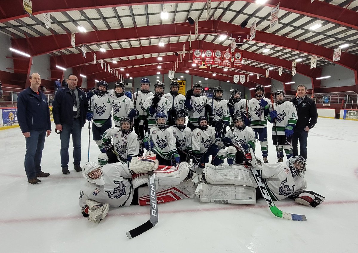 Silver medals it is for <a href="/U15dWarriors/">U15D Paradise Warriors 2021-22</a>! What a weekend they had! Now bring on the celebration! @PmhaWarriors
@HkyNL #GoWarriors 💙🏒💚
