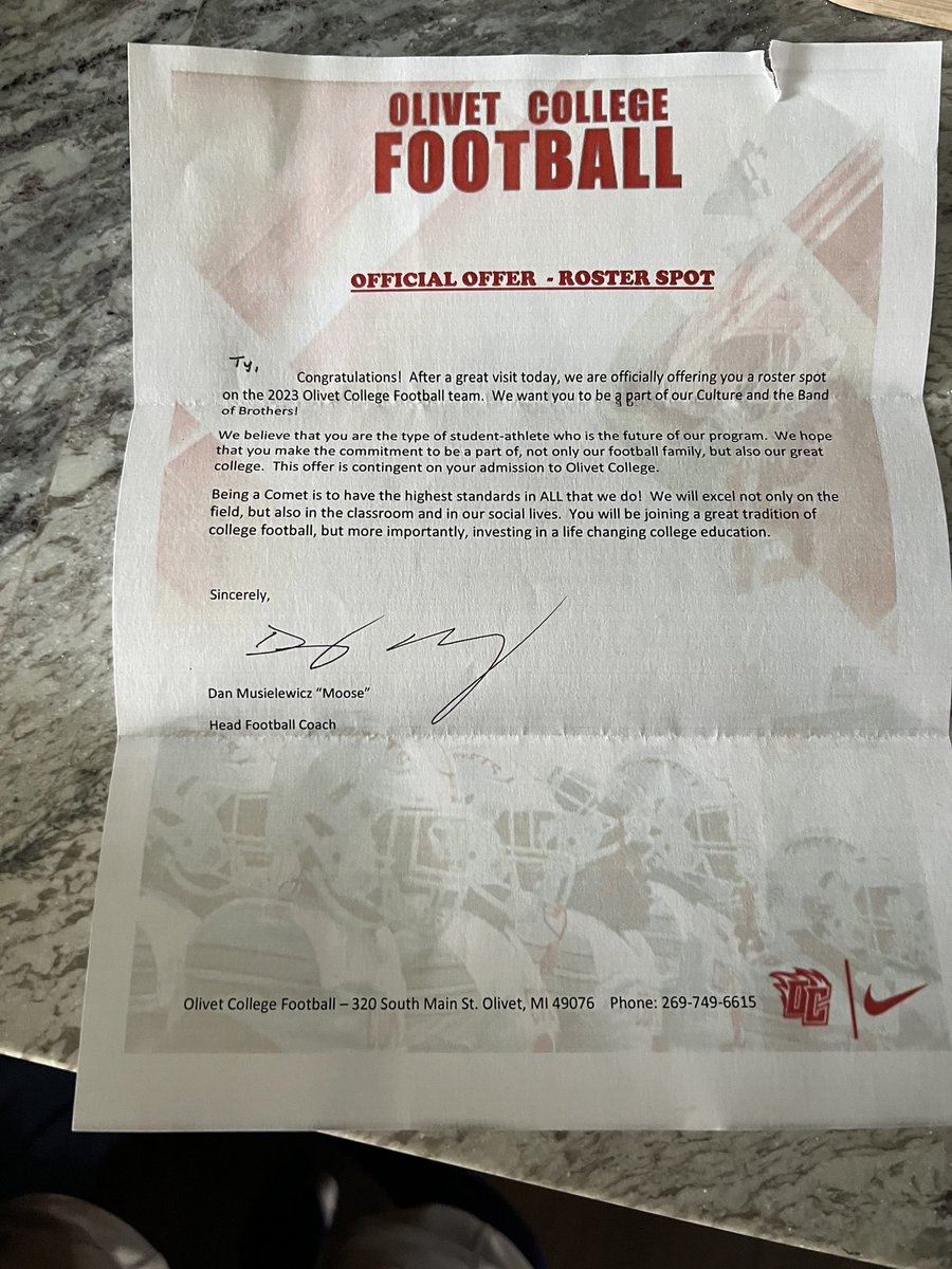 TyCantrell4's tweet photo. Blessed to receive an offer from Olivet!! @OlivetCollegeFB @CoachMoose2 @TheD_Zone @BlissfieldFB https://t.co/1f30oM3BVV
