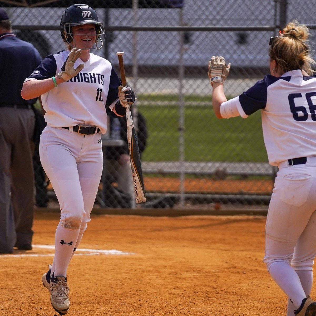 FDUKnightsSB's tweet photo. Beyond happy she’s back 🏠.

📸 Preston Jones https://t.co/G3t5gQIHDt