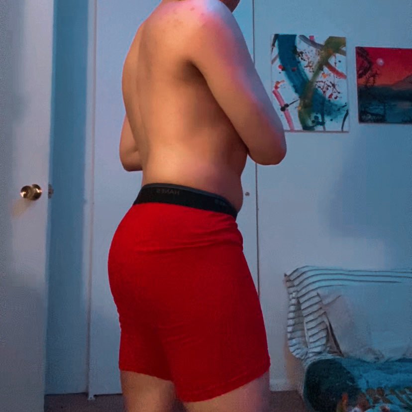 SpideyDaredevil's tweet photo. The way that testosterone just gave me muscles without any work 🥵😅😂 no but honestly I’ve been working out for a week so far. https://t.co/SxDkD4Waqe