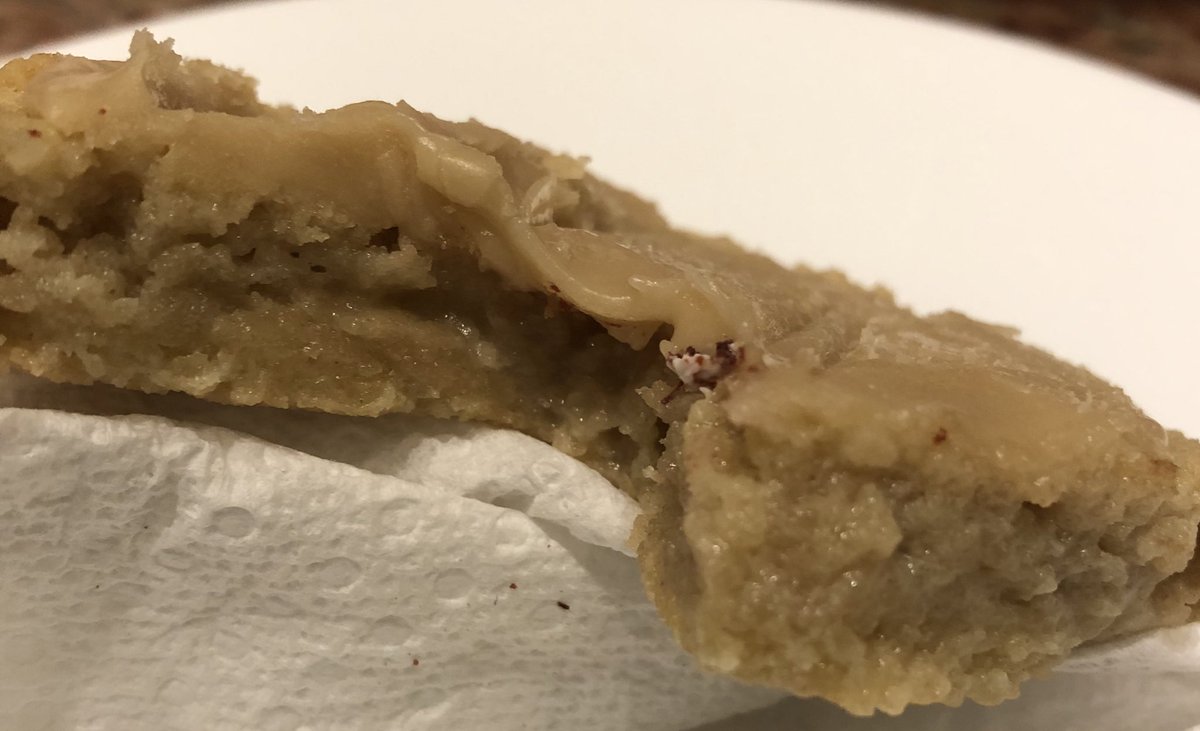 tecnomouse's tweet photo. @CrumblCookies First &amp; last time getting them. cookies were raw inside and store said that’s how there supposed to be. My tastebuds said 🤢 These are RAW!!!!! https://t.co/0DV11oL0ev