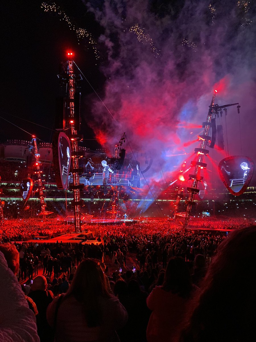 Holli_Isms's tweet photo. #EdSheeran #edsheerandublin #CrokePark @edsheeran https://t.co/PmLCHY0yic
