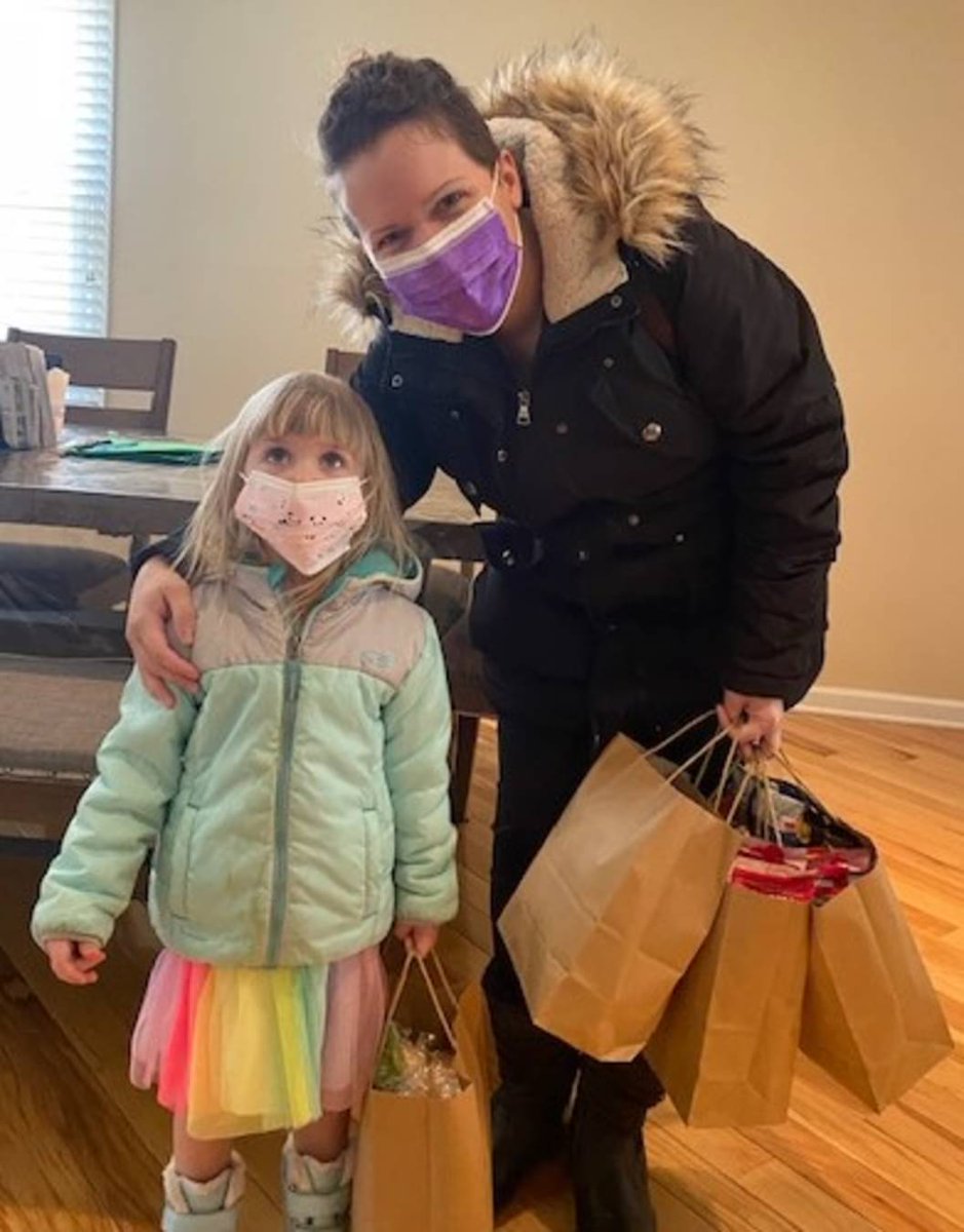 gohumanityworld's tweet photo. #BeyondBeliefNetwork team Northwestern Chicagoland Humanist Crew recently made and delivered 40 meals to Lake County Haven, a shelter for women and children! #HumanismAtWork https://t.co/P4aRVKO32l
