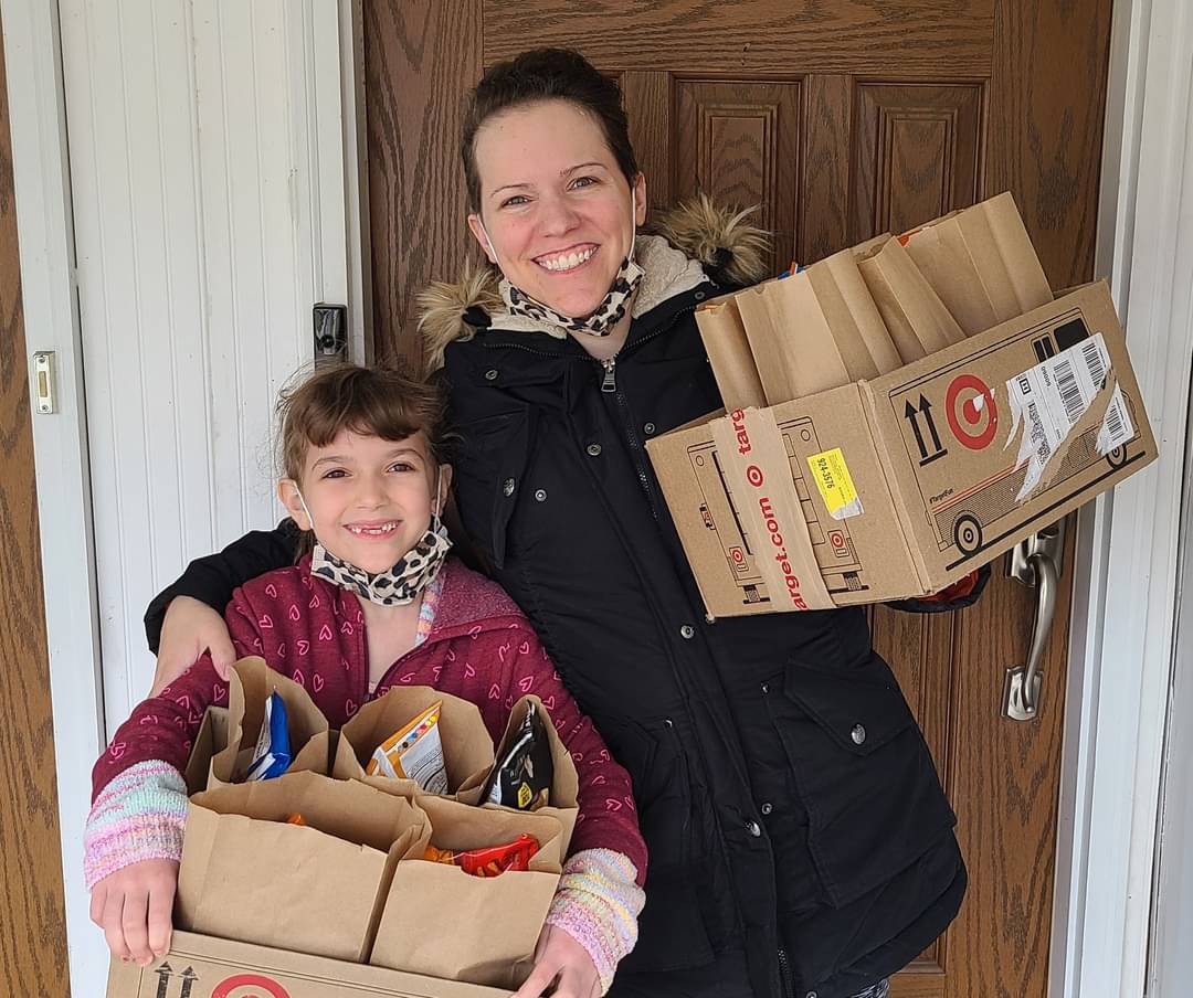 gohumanityworld's tweet photo. #BeyondBeliefNetwork team Northwestern Chicagoland Humanist Crew recently made and delivered 40 meals to Lake County Haven, a shelter for women and children! #HumanismAtWork https://t.co/P4aRVKO32l