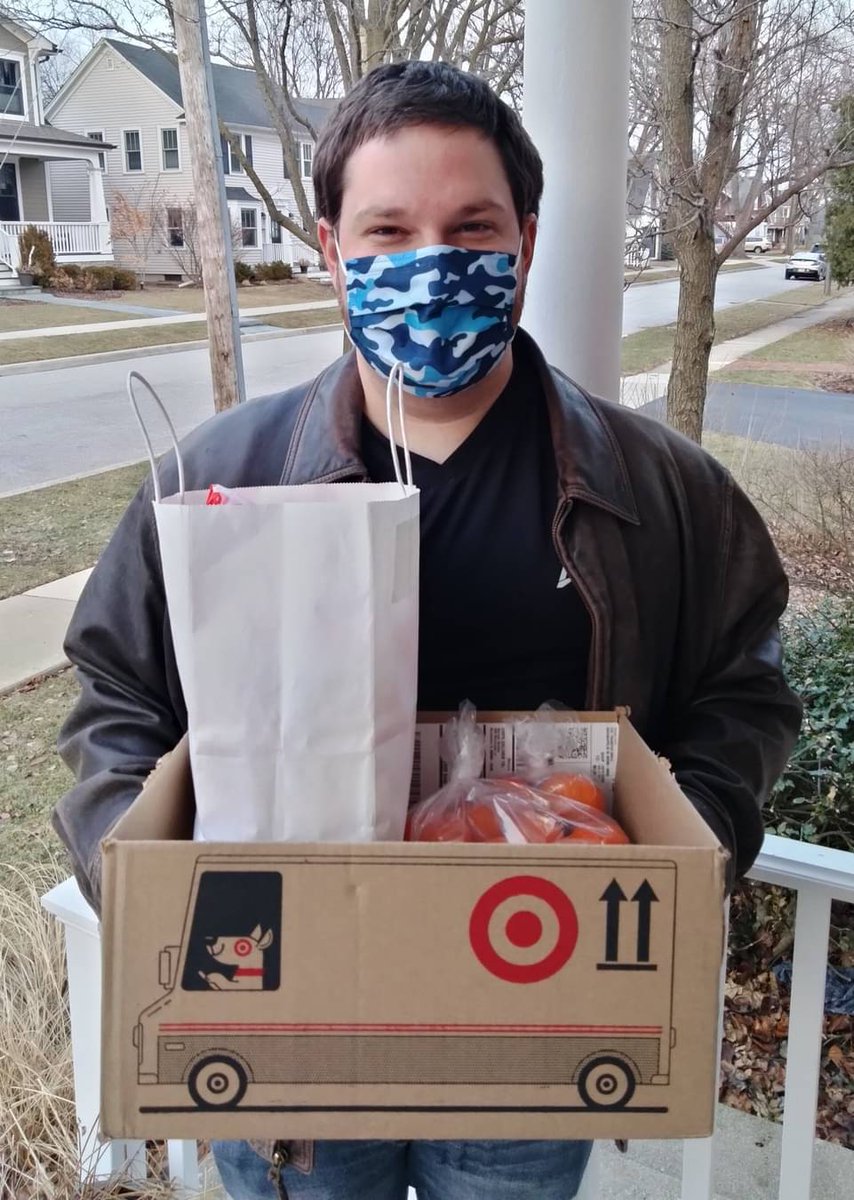 gohumanityworld's tweet photo. #BeyondBeliefNetwork team Northwestern Chicagoland Humanist Crew recently made and delivered 40 meals to Lake County Haven, a shelter for women and children! #HumanismAtWork https://t.co/P4aRVKO32l