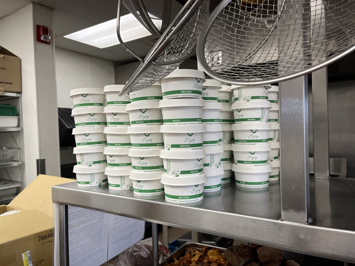 gohumanityworld's tweet photo. #FoodSecurity Project team CAFE Food Rescue - Summit County, CO has been rescuing food like this from local restaurants and making it available in free coolers! #HumanismAtWork https://t.co/sn14XGTYPS