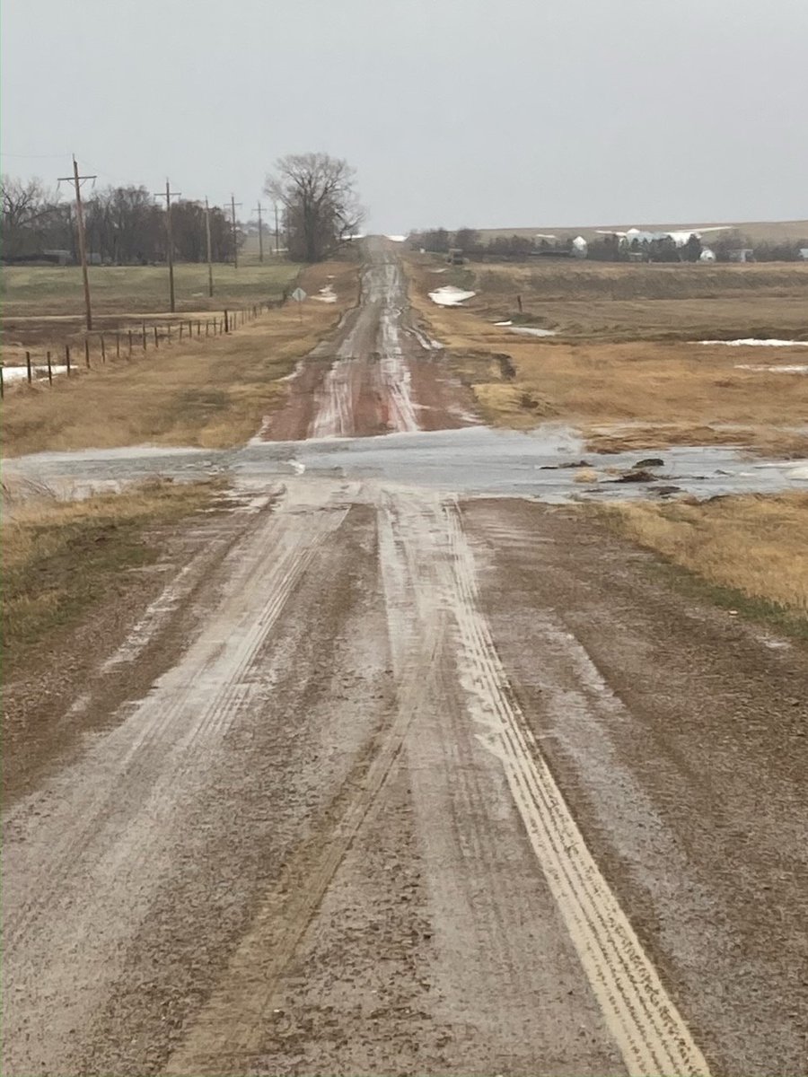 MortonCountyGvt's tweet photo. ROAD CLOSURES: Due to water over the roadway, 40 ½ St west of Glen Ullin between 69th Ave and County Road 139 is CLOSED until further notice. 67th St east of Flasher between Co Rd 83 and 35th Ave is also closed. https://t.co/CqF8qdNmaI