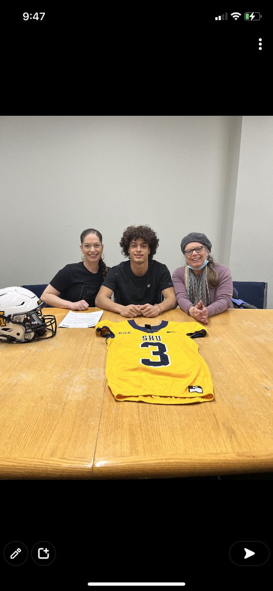 TendajiA's tweet photo. After a long but exciting recruiting process, I’ve decided to further my education and football career at Siena Heights University. I want to truly thank my family, friends, coaches, and anyone that’s helped me get to this point. 
@Slhaney33Steve @CoachKohn12 @Coach0z https://t.co/qTzBi3MruP