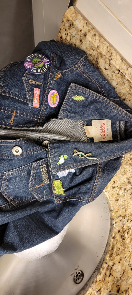 phunkybitches's tweet photo. #phish lost and found. Found super cute jean jacket with puns left in women bathroom off mike side Floor.  Its on counter now.  #YEMSG https://t.co/06zeZRXmlm