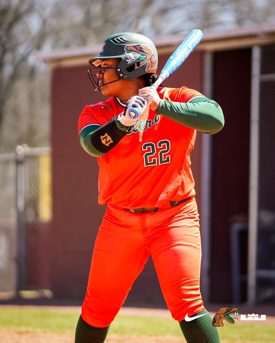 FAMU_Softball's tweet photo. 𝗩𝗜𝗖𝗧𝗢𝗥𝗬!

Rattlers split the doubleheader after a 12-9 win at Mississippi Valley State. 

Rattlers return home for their final series of the season versus Alabama State. 

#FAMU | #FAMUly | #Rattlers | #FangsUp 🐍 https://t.co/IiRGASMVV6