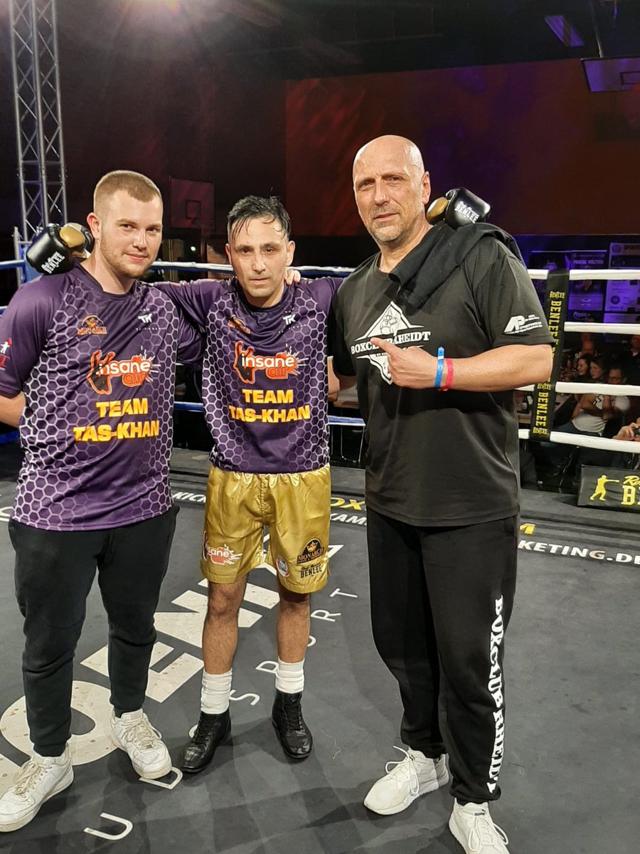 Alhamdulillah-opened fast &amp; got the job done 1st round Tko
On to the next IA
It's not the matter of beating these oponents it's the manner we do it #1stRoundTKO🥊
Thanks to all the love and support from everyone,❤
#OnToTheNext
🇬🇧🇵🇰
Powered by
<a href="/monarchpromotn/">Monarch Promotions</a>  
<a href="/jumpatinsaneair/">Insane Air</a>