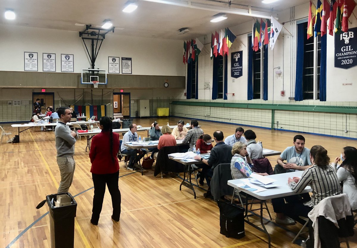 FranceinBoston's tweet photo. #Présidentielle2022 🗳 | Le dépouillement a commencé dans la circonscription. 
Les résultats de la soirée électorale seront communiqués demain. Les résultats définitifs seront ensuite proclamés dans les jours suivants par le Conseil constitutionnel. https://t.co/sE8ptkwl5x