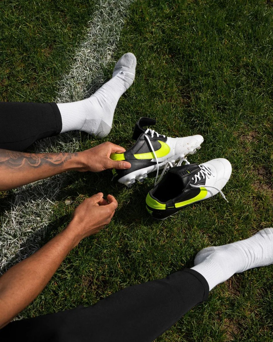 Firm Favourites 🏉

Soft k-leather upper, fold-over tongue &amp; just £90 🔥 The Nike Premier III is a firm ground favourite 📲 Click to shop it now in rugby's largest Bootroom 🛒

🛒➡️ bit.ly/36AOuYo

#ProDirect #NikeRugby